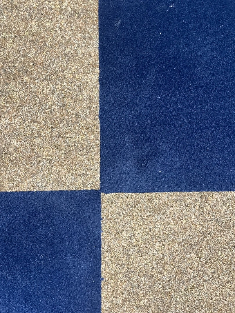 Укладка ковролина в ТЦ 