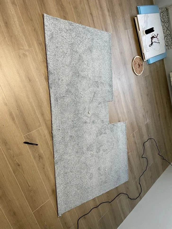 Оверлок и укладка ковролина в коттедже 13