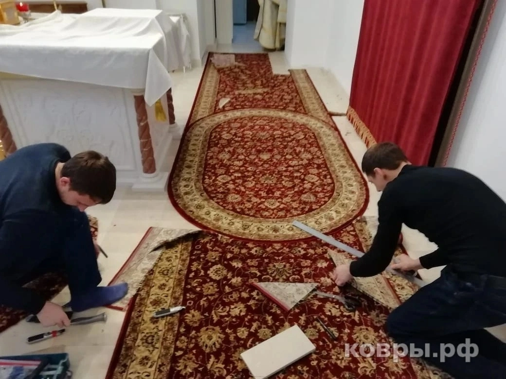 Укладка дорожки в храме Александра Невского