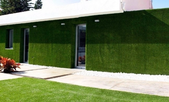 Фасад из искусственного газона