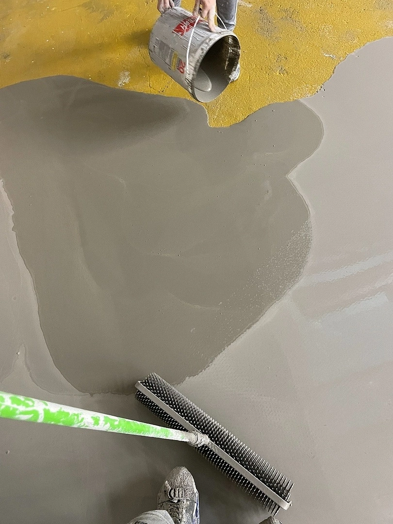 Укладка линолеума в дворце бильярдного спорта 3