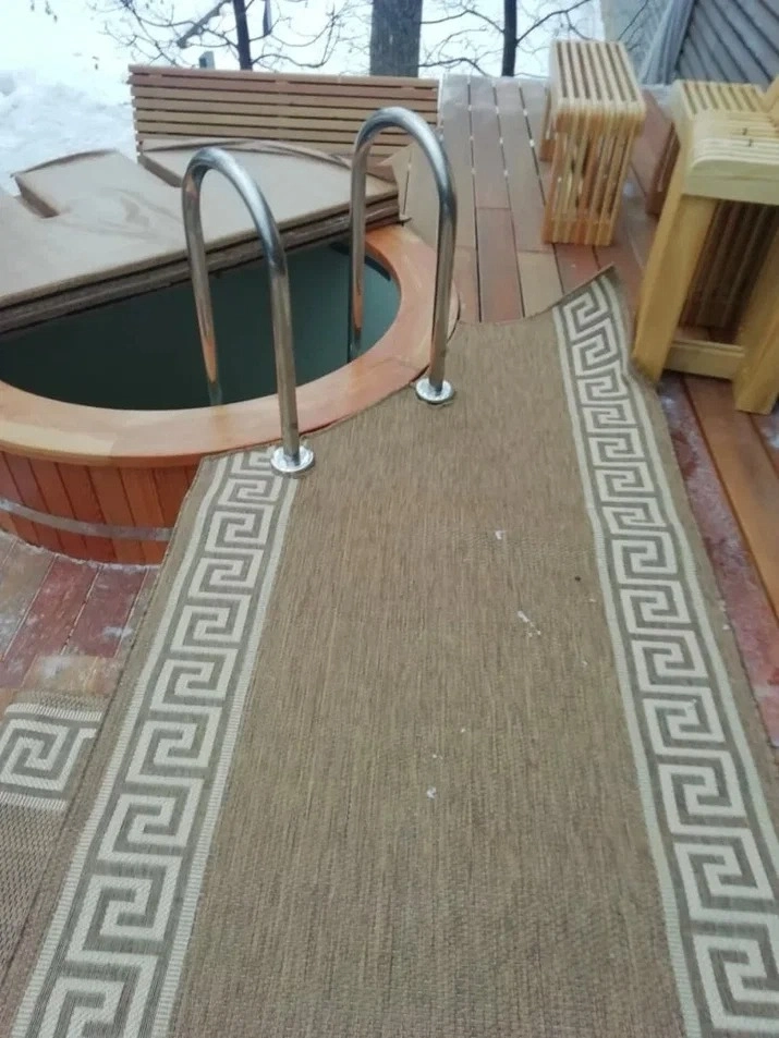 Укладка циновок в коттедже  9