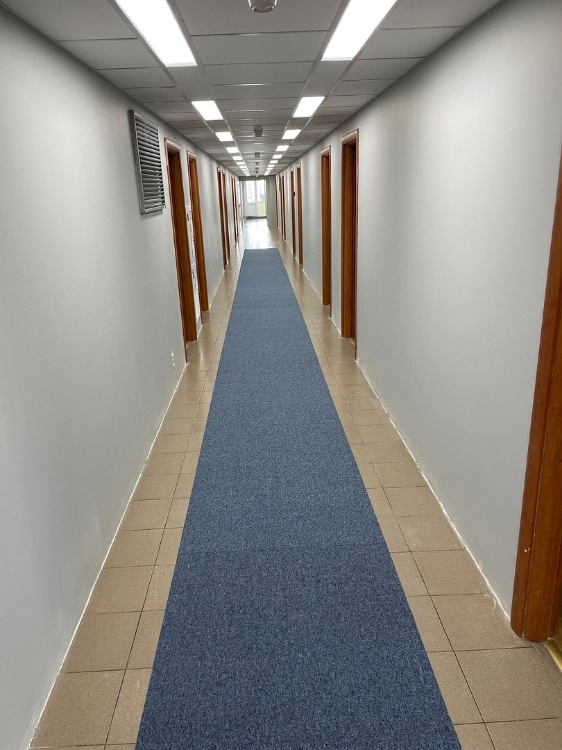 Укладка ковровой плитки в президентской академии 