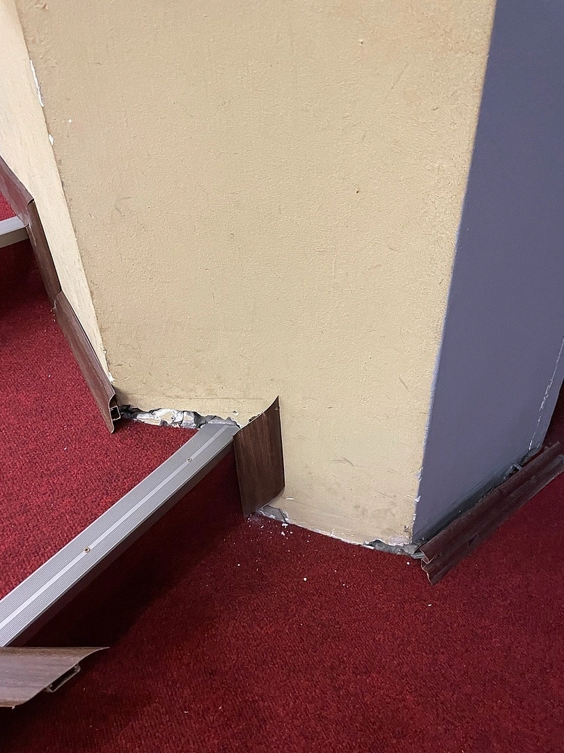 Укладка ковролина в Ивановском театре 10