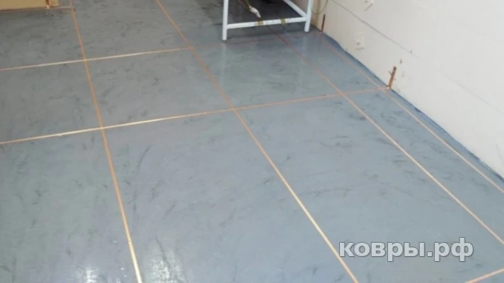 Укладка антистатического и токопроводящего линолеума