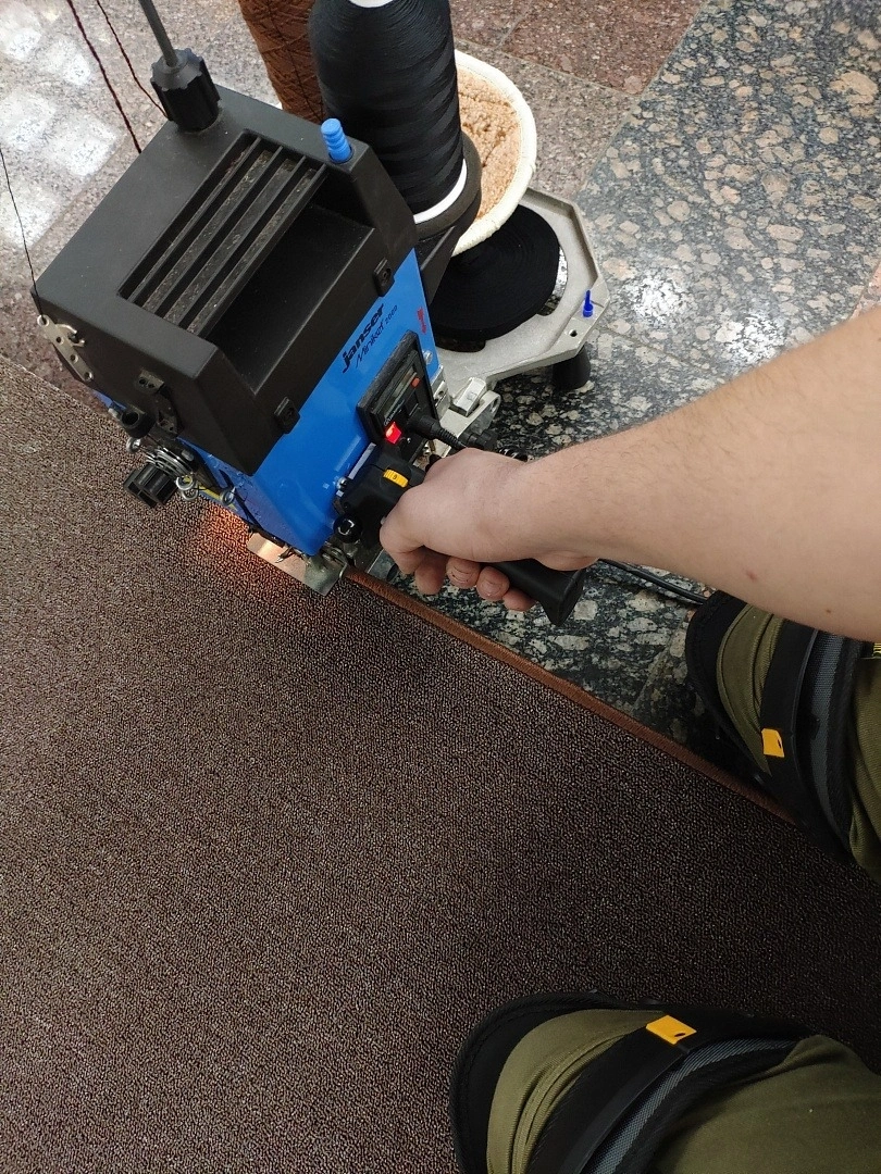 Оверлок ковролина в Музее Победы 3