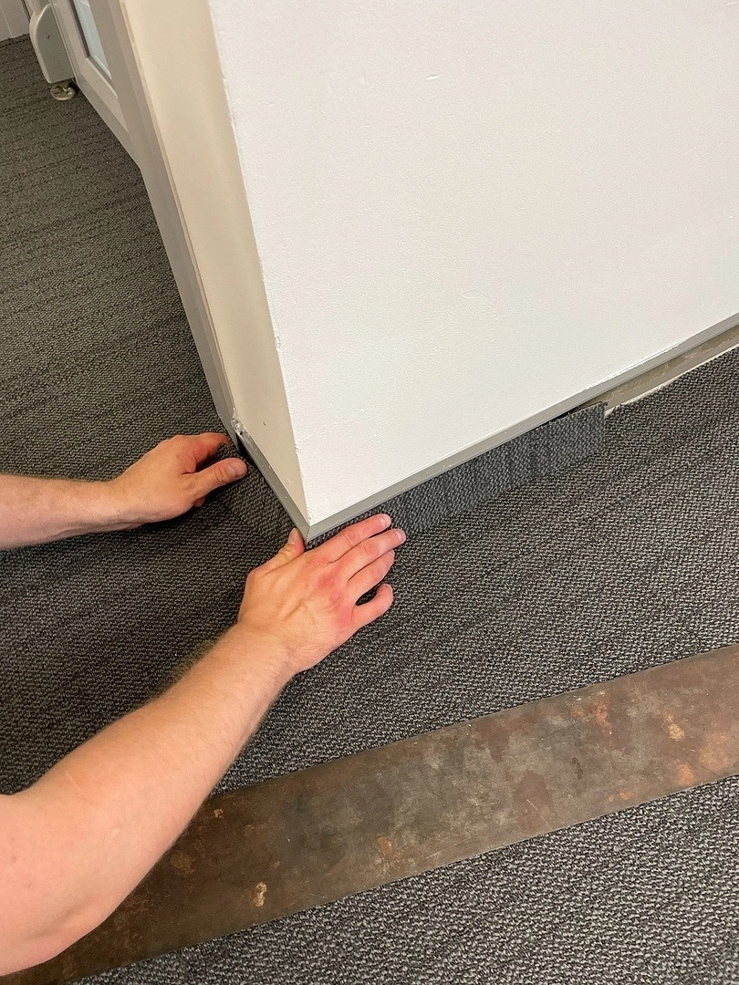 Укладка ковровой плитки в инновационном центре 