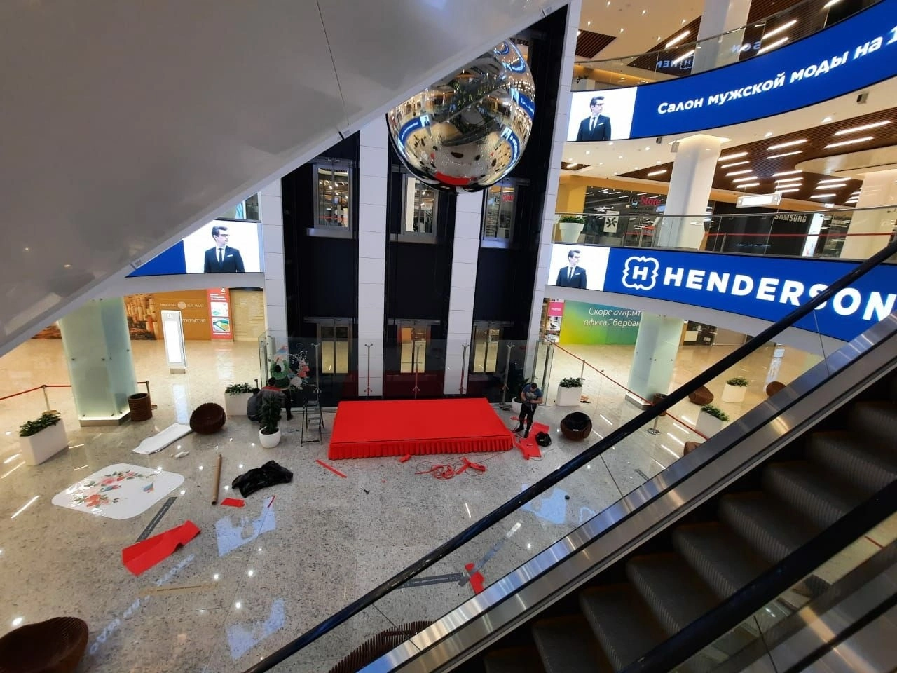 Укладка ковролина в ТЦ Щелковский 9