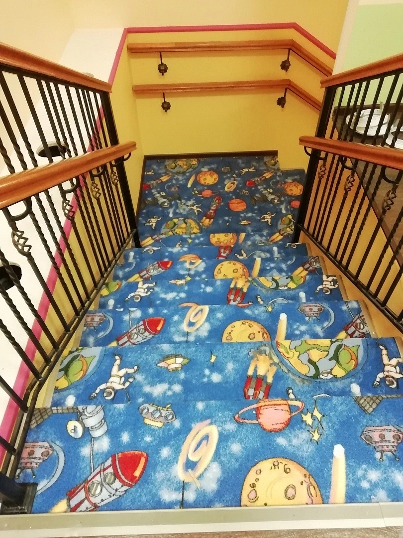 Укладка ковролина в COSMO-САД в КП 