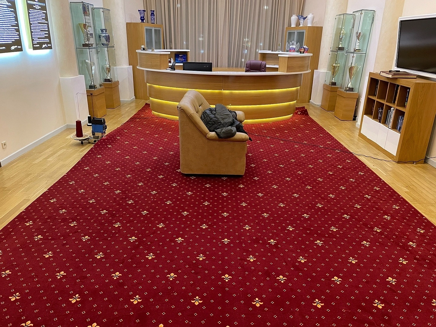 Укладка ковролина в ЦСиО Самбо-70 Москомспорта 5