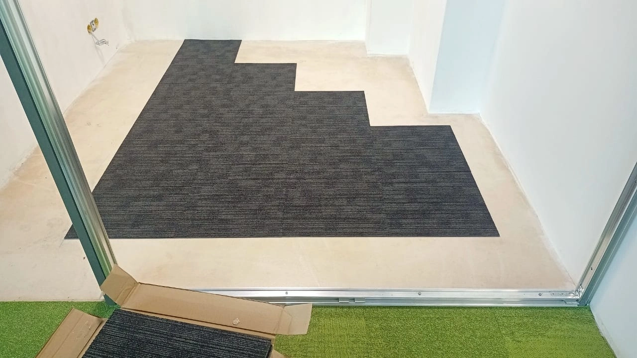 Укладка ковровой плитки в ГНИВЦ 3