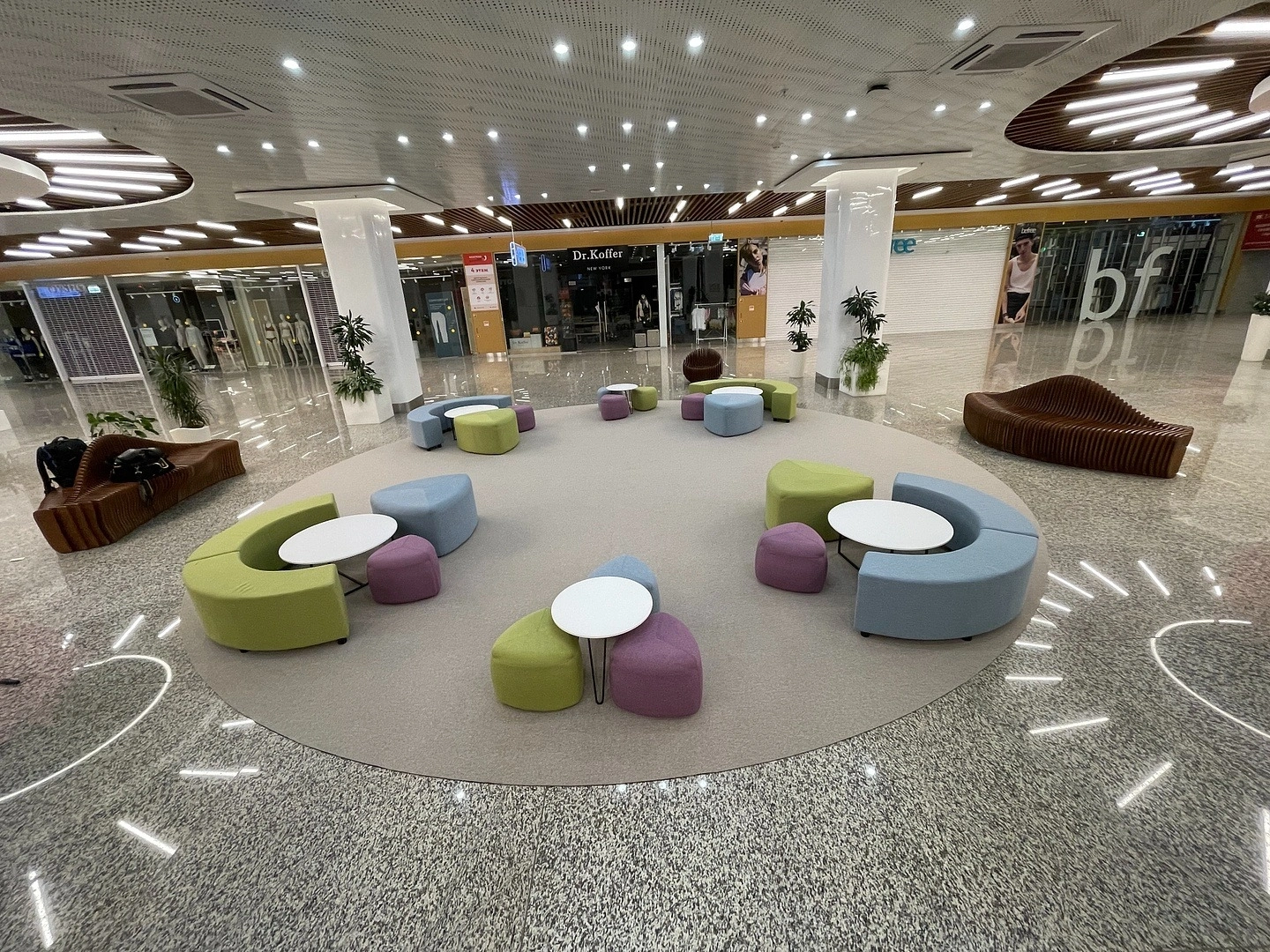 Укладка ковровой плитки в ТЦ Щелковский