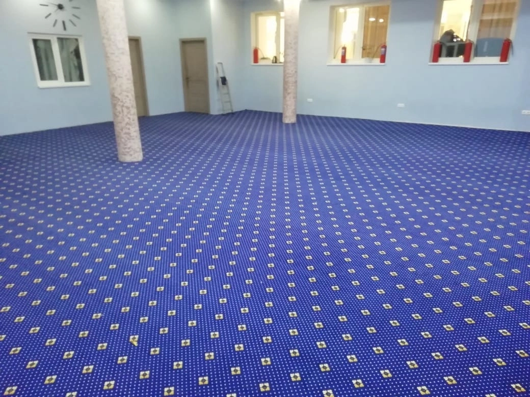 Укладка ковролина в Храме Кришны