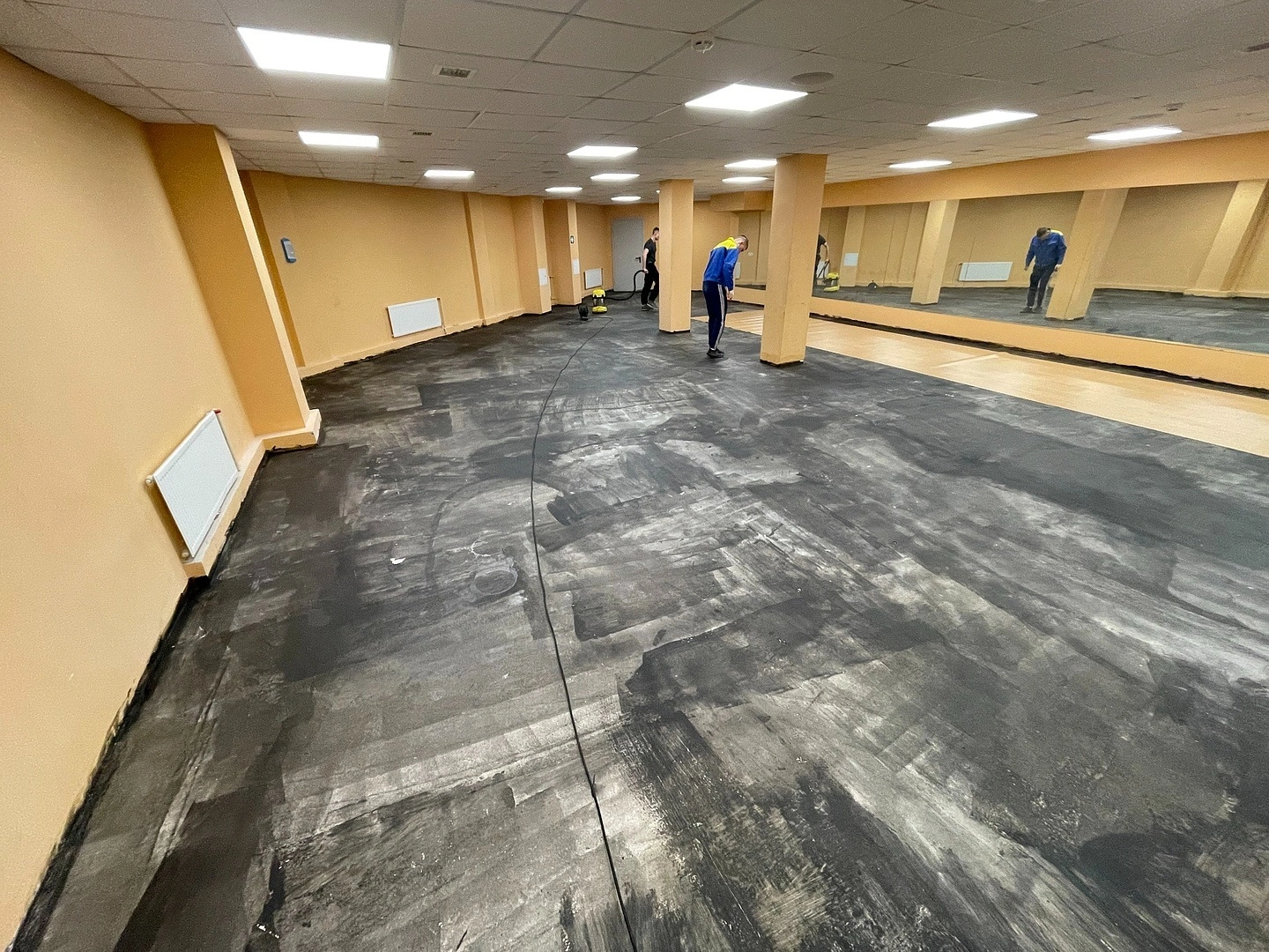 Укладка линолеума в СК   