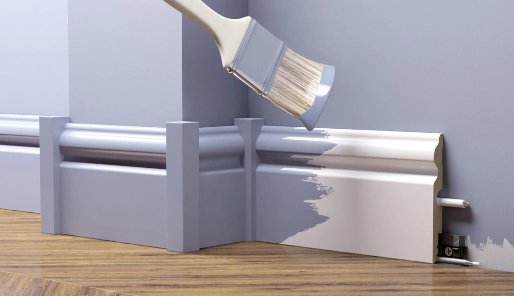 Укладка полиуретановых плинтусов