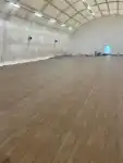 Укладка линолеума в манеже