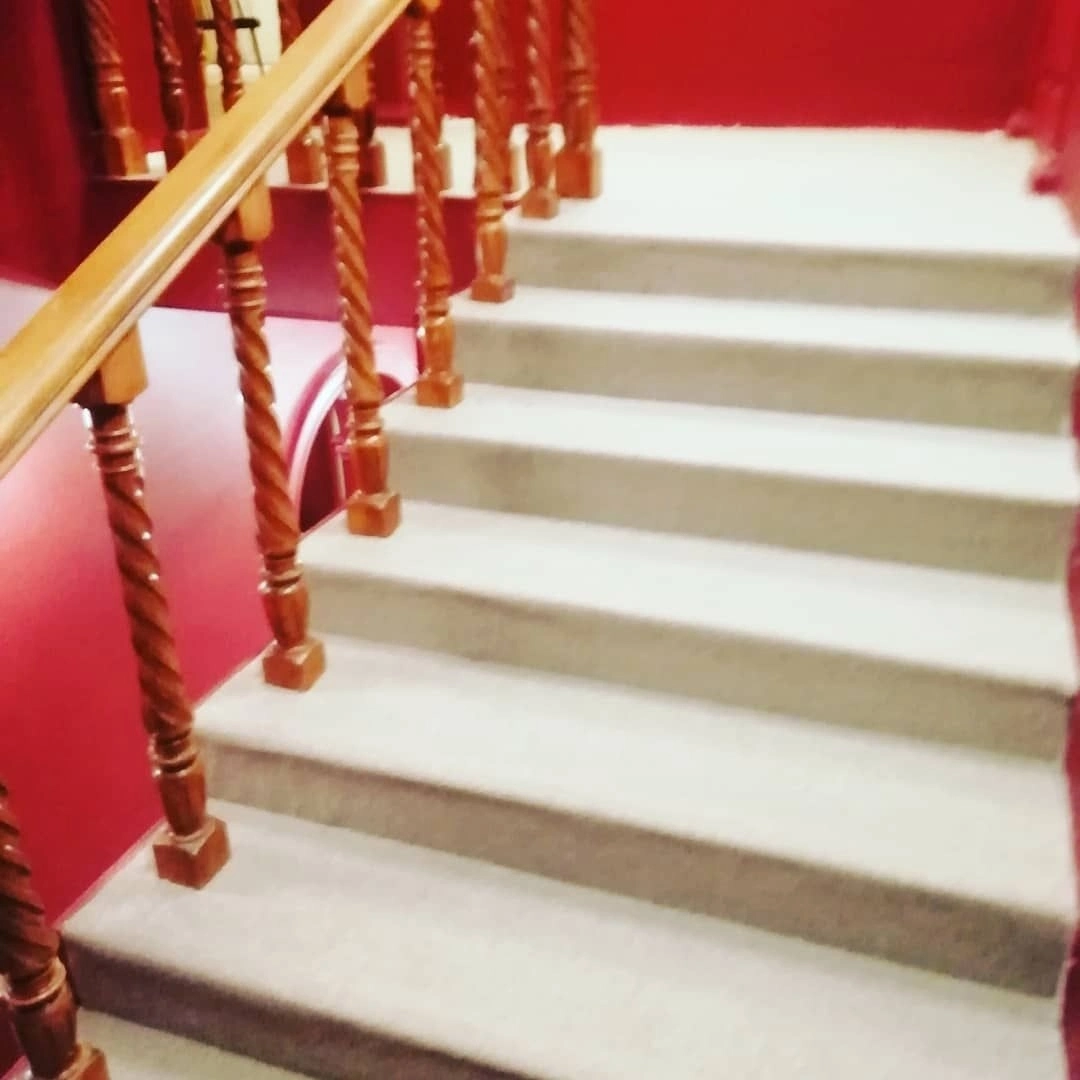 Укладка ковролина  в коттедже 2