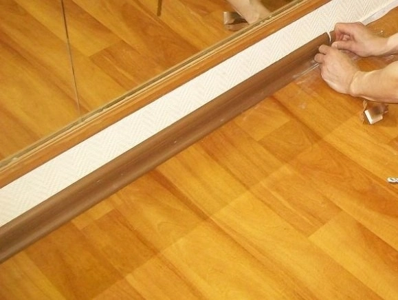 Укладка линолеума в спальне