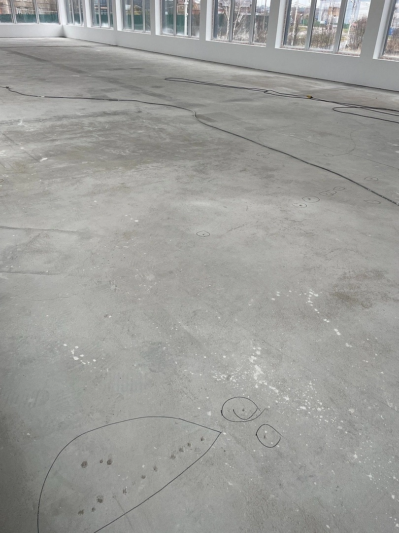 Укладка линолеума в магазине Магнит 5