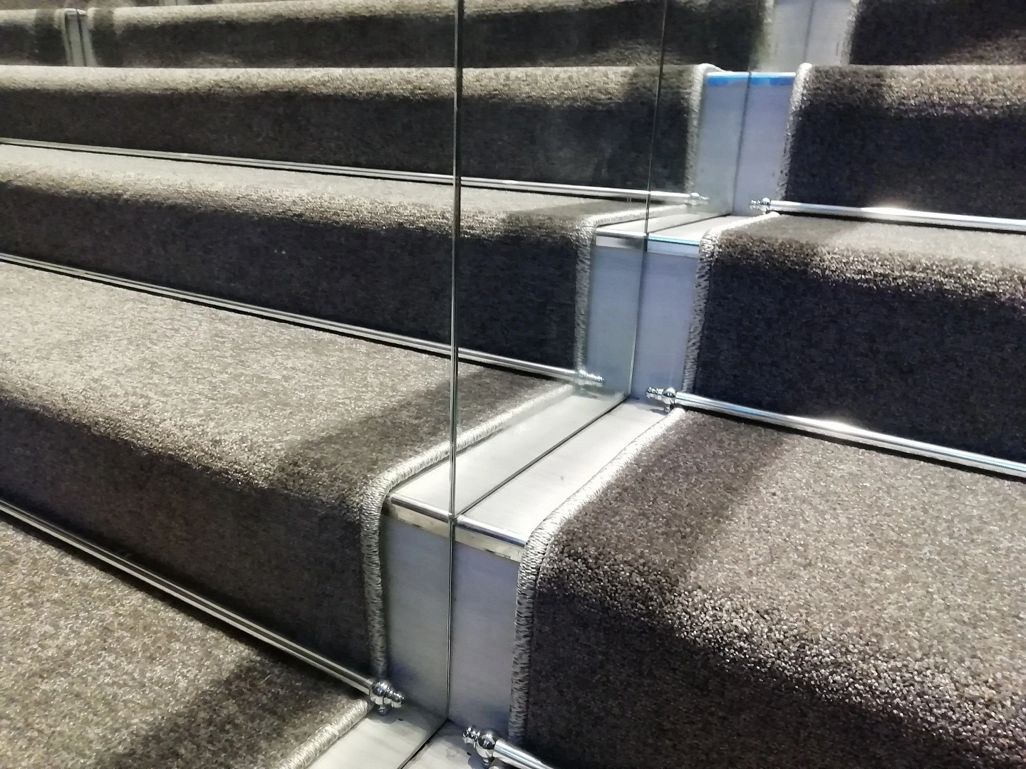 Укладка ковролина в Доходный дом Я. А. Рекка 3