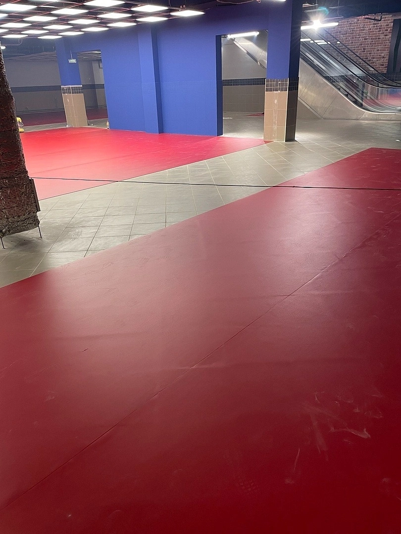 Укладка линолеума в ТЦ Виктория Плаза 12