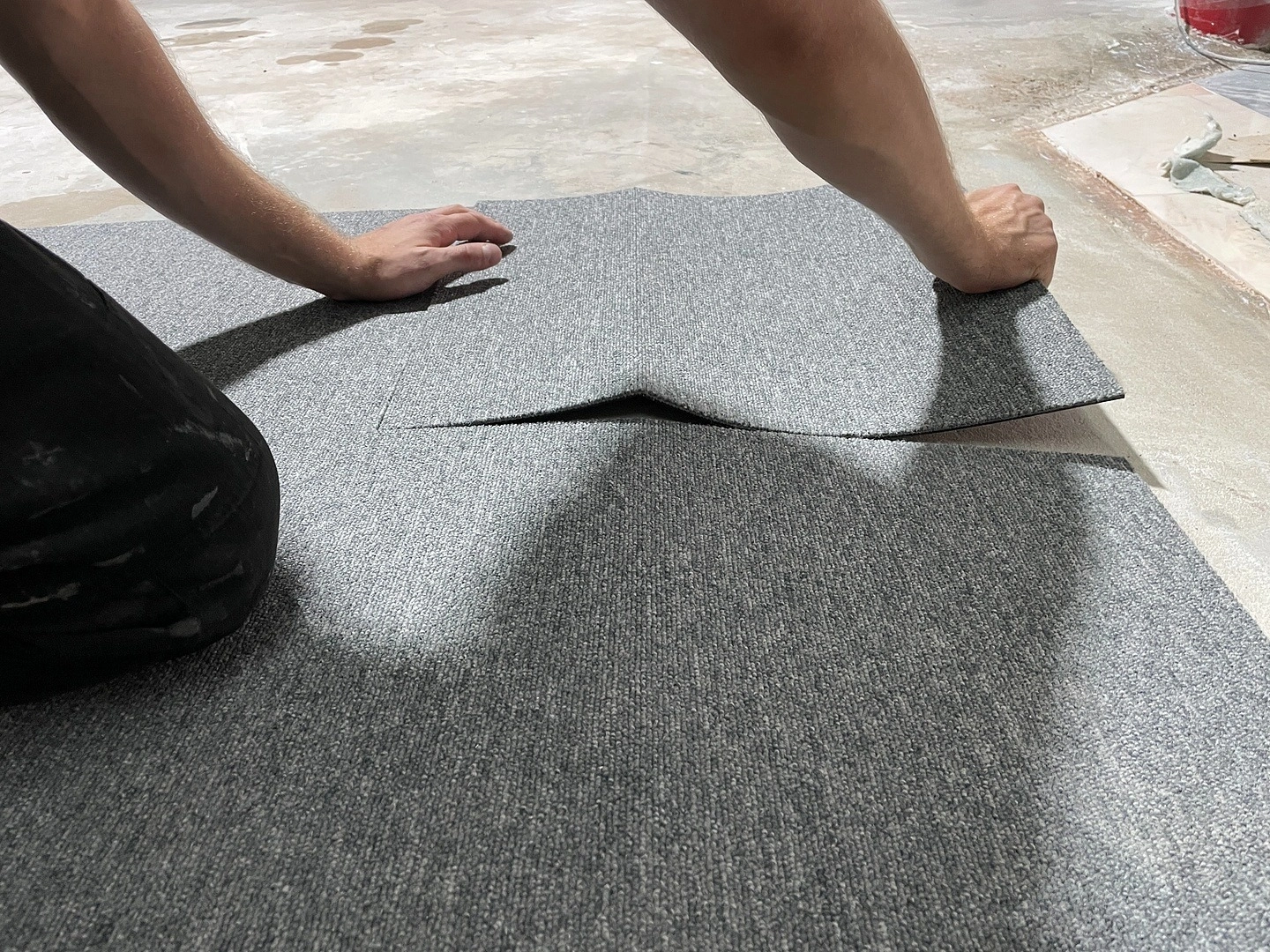 Укладка ковровой плитки в архитектурном бюро 7