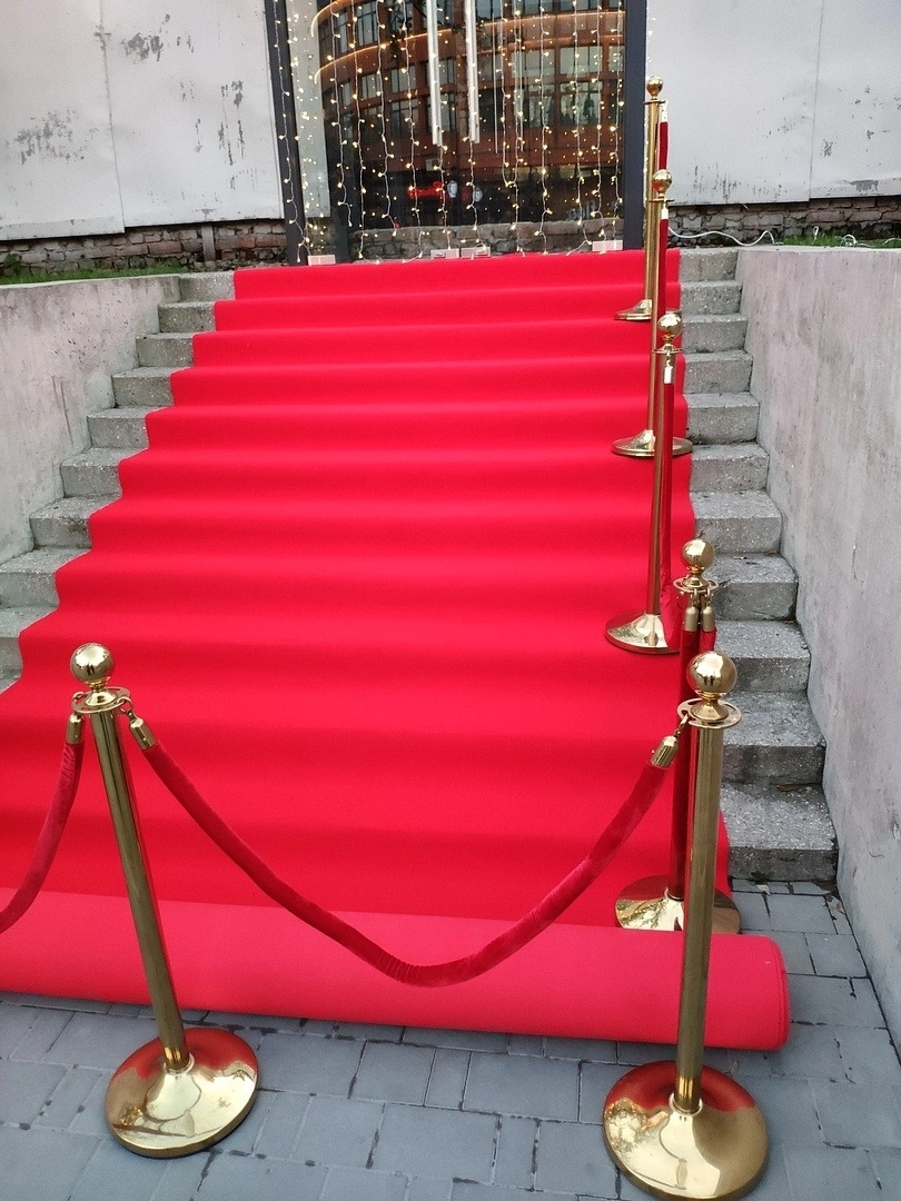 Укладка дорожки для съемок рекламы 2