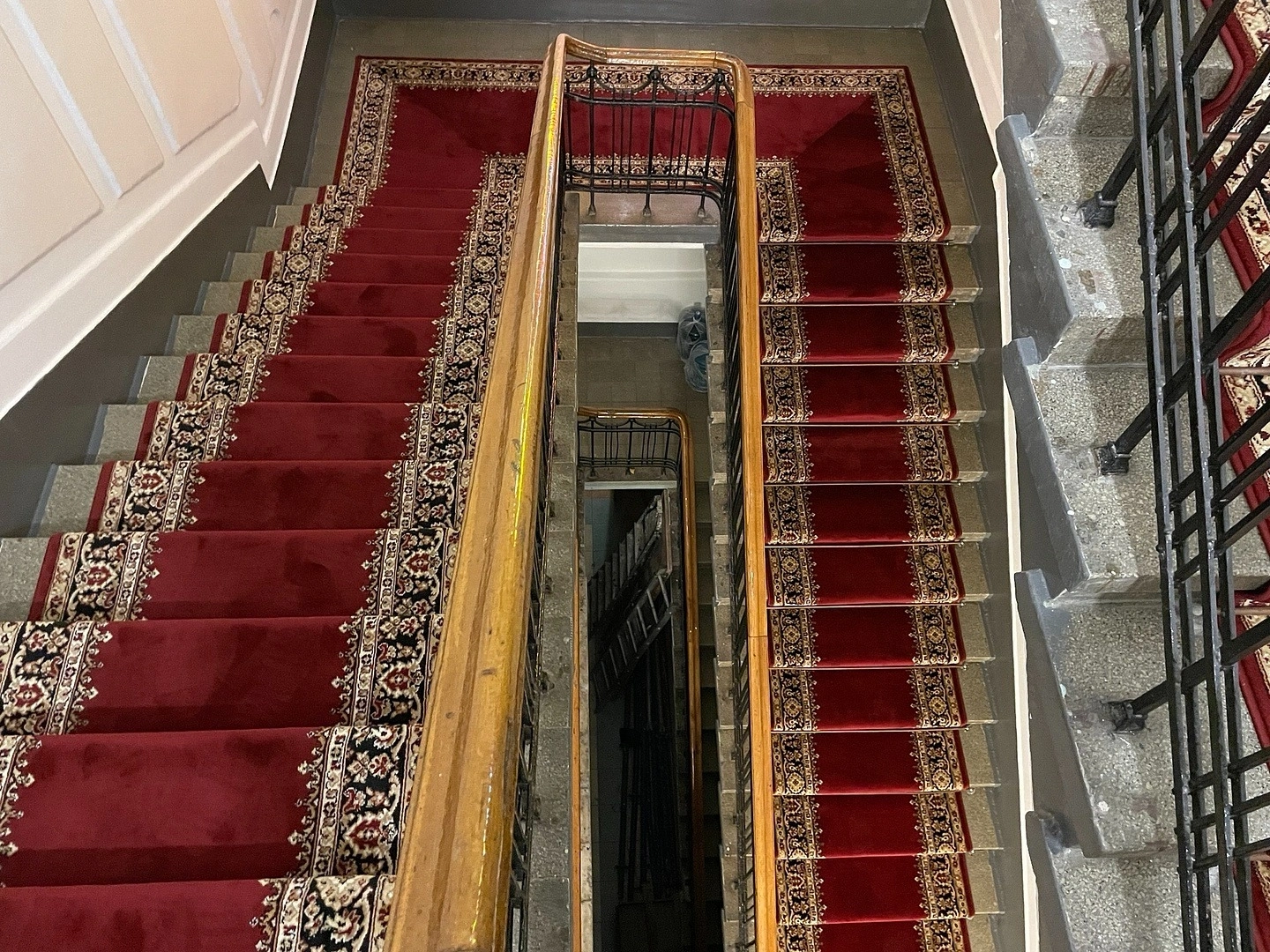 Укладка дорожки в Посольстве Кыргызской Республики 3