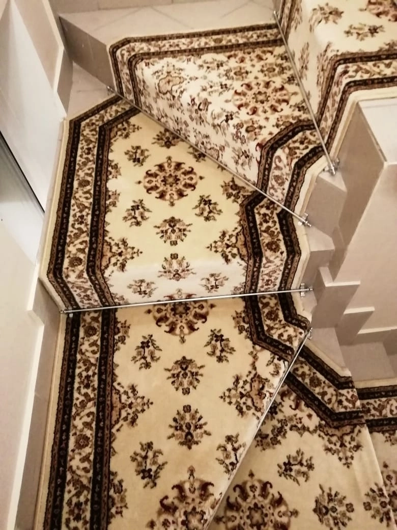 Укладка дорожки и установка ковродержателей в санатории Дубрава