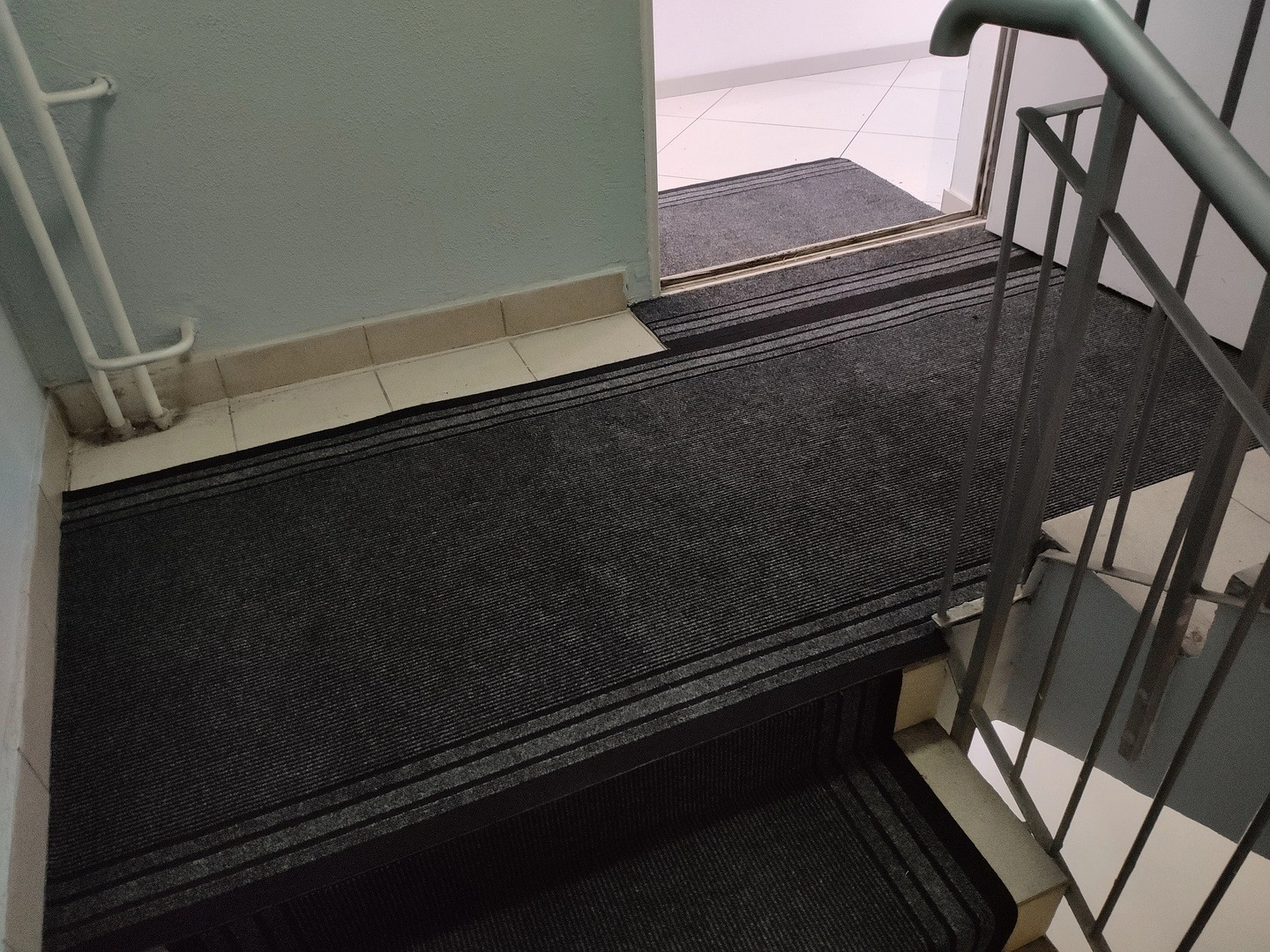 Укладка дорожки в УК Логистика 9