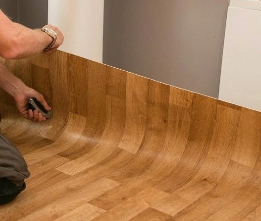 Монтаж линолеума в ванной