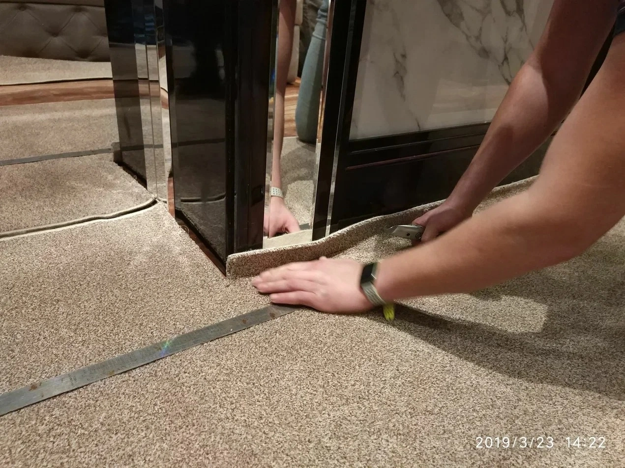 Укладка дорожки в холле гостиницы 4