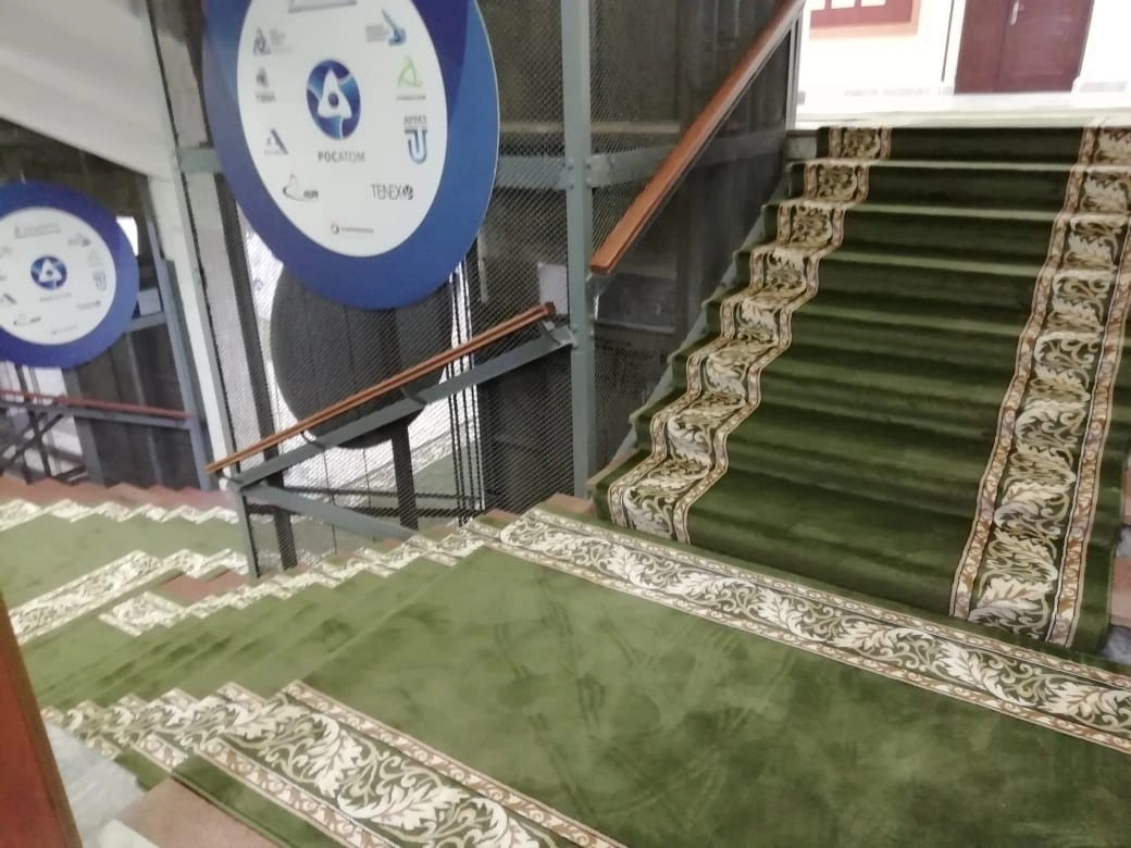 Укладка дорожки в НИЯУ 