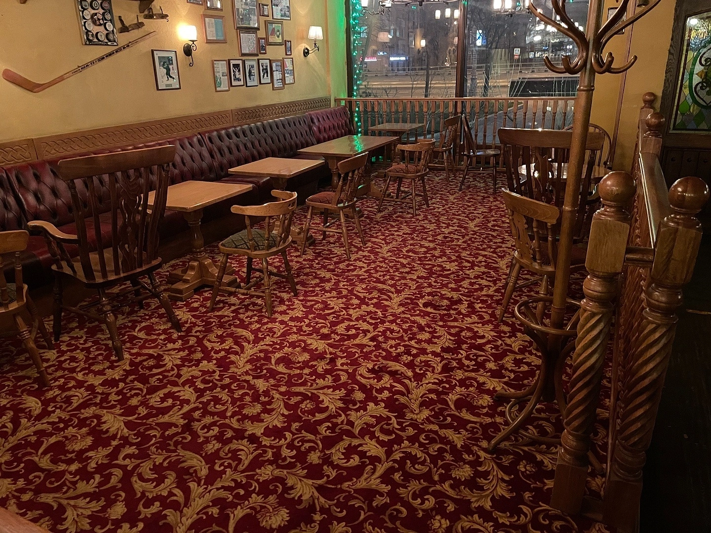 Укладка ковролина в Пабе Джонни Грин 5