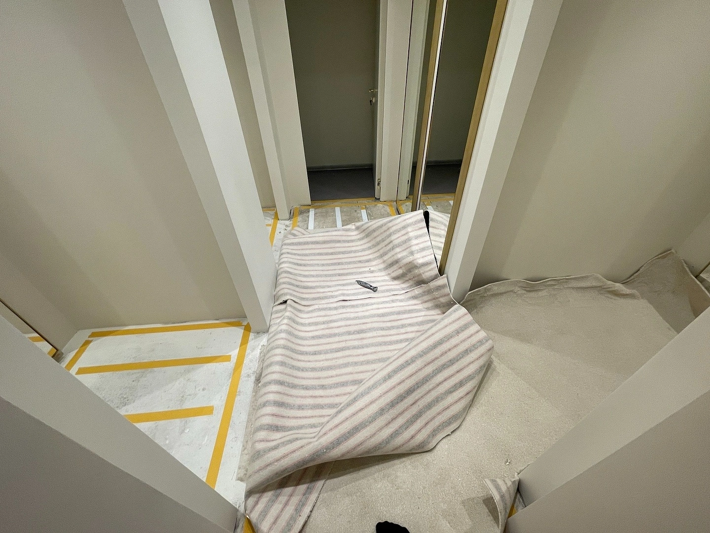 Укладка ковролина в ТЦ Авиа Парк 4