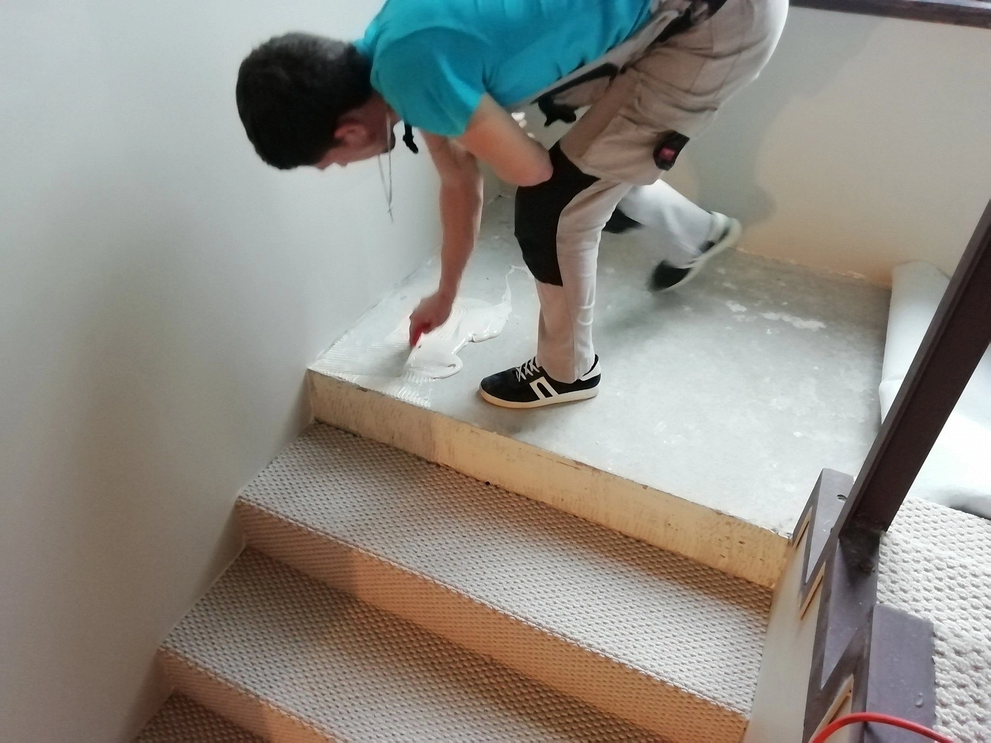 Укладка ковролина в коттедже 2