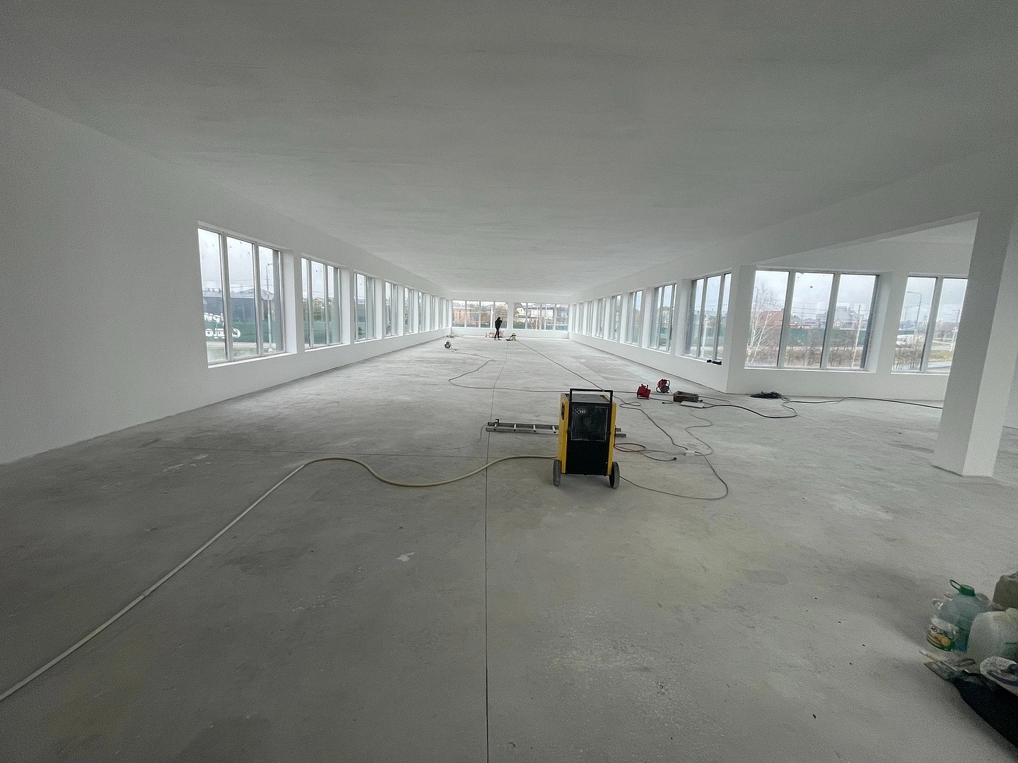 Укладка линолеума в магазине Магнит 2