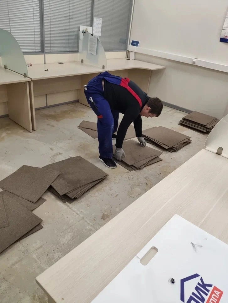 Укладка ковровой плитки в центре развития территорий при правительстве Москвы 4