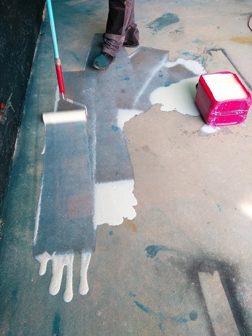 Укладка линолеума  в ресторане 