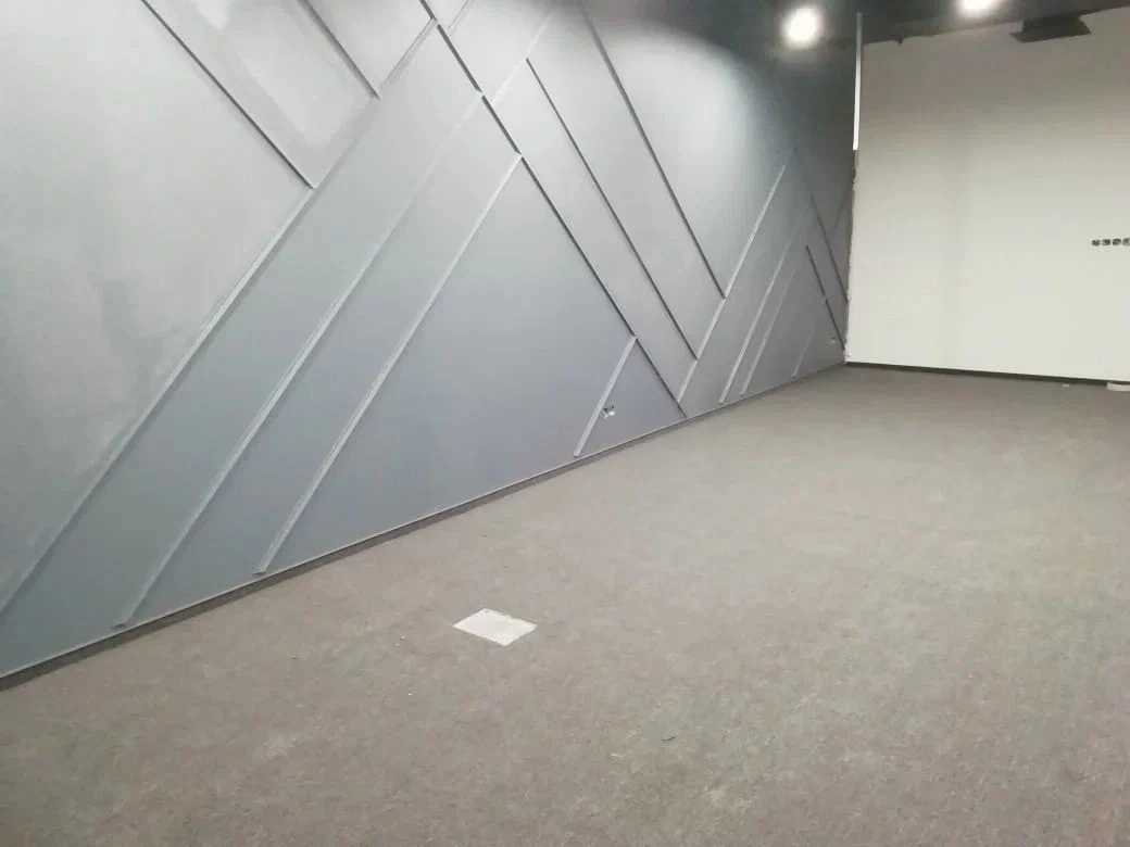 Укладка ковролина в офисе компании 