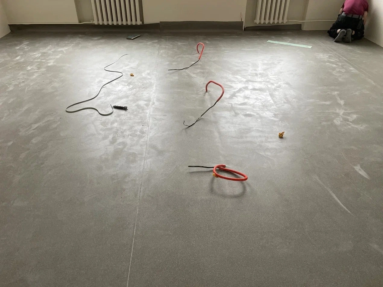 Укладка линолеума в офисе  5