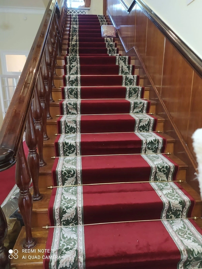 Укладка дорожки в Доме музея Игоря Курчакова