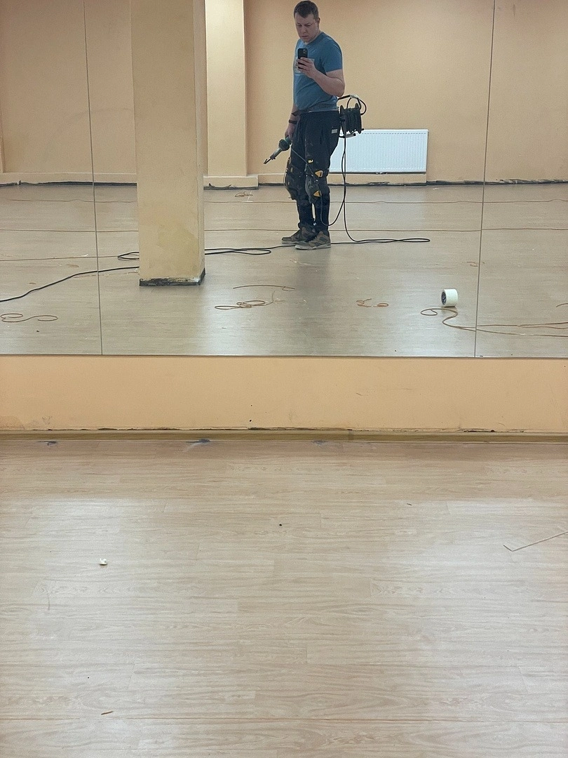 Укладка линолеума в СК   