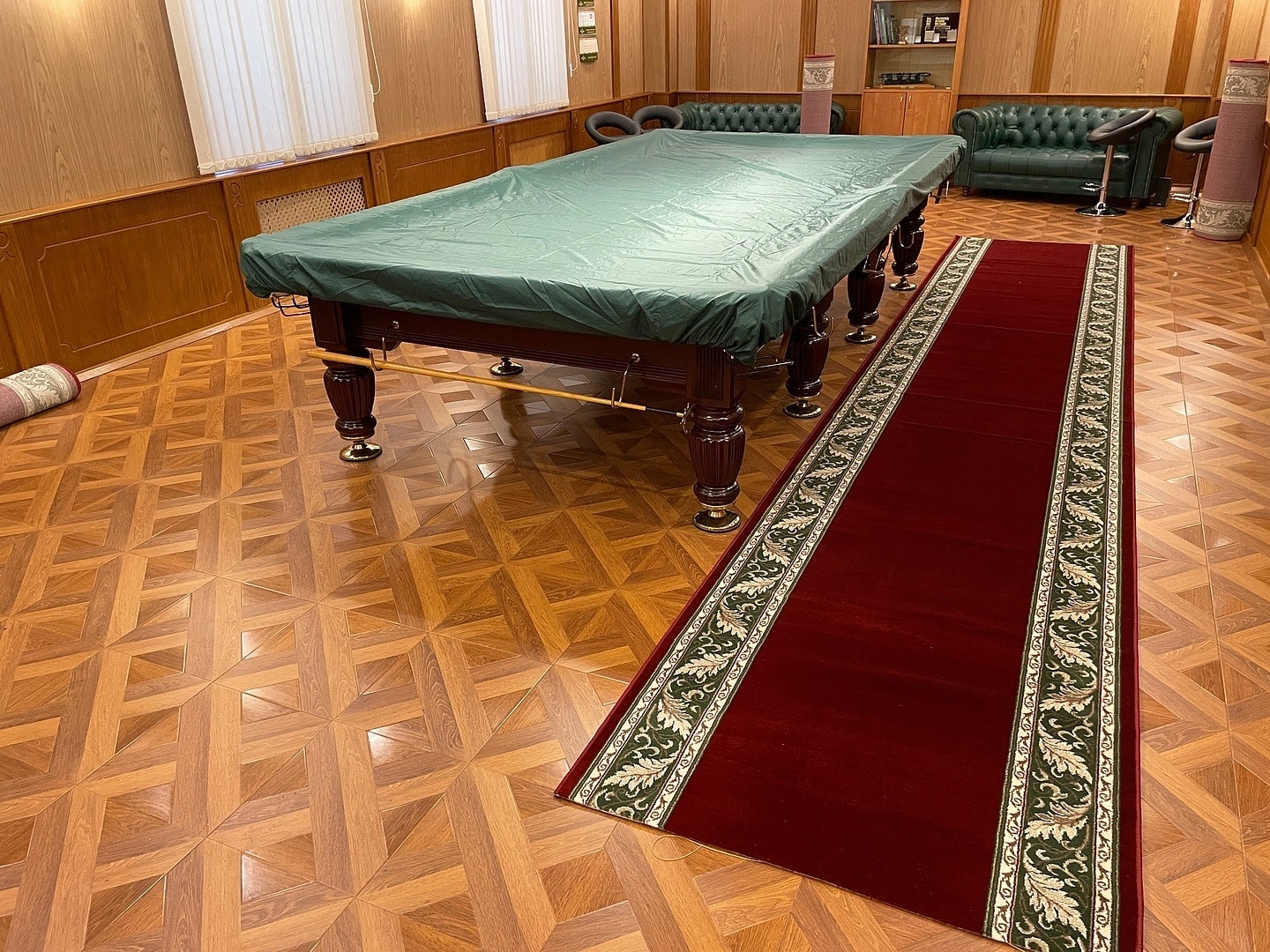 Укладка дорожки в администрации