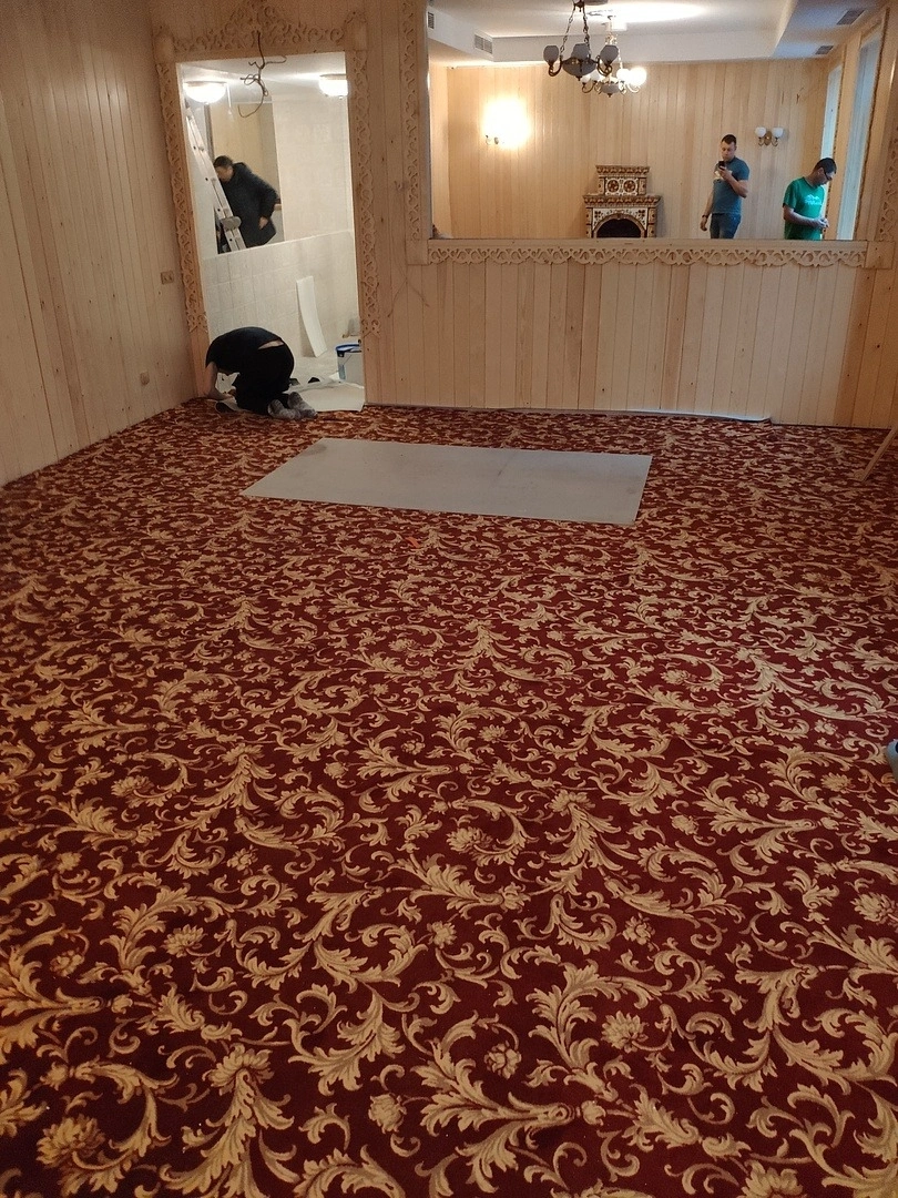 Укладка ковролина  в ресторане Индрик 3
