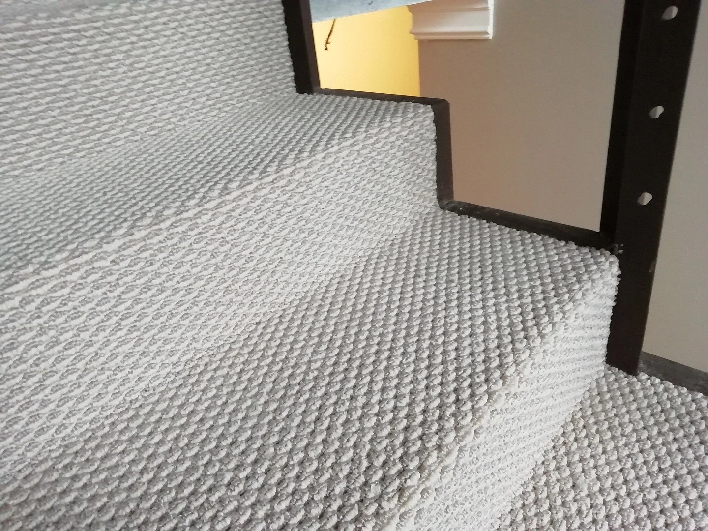 Укладка ковролина в коттедже