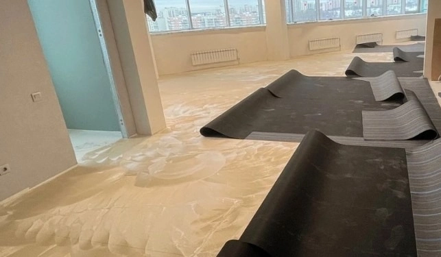 Укладка линолеума на бетонный пол