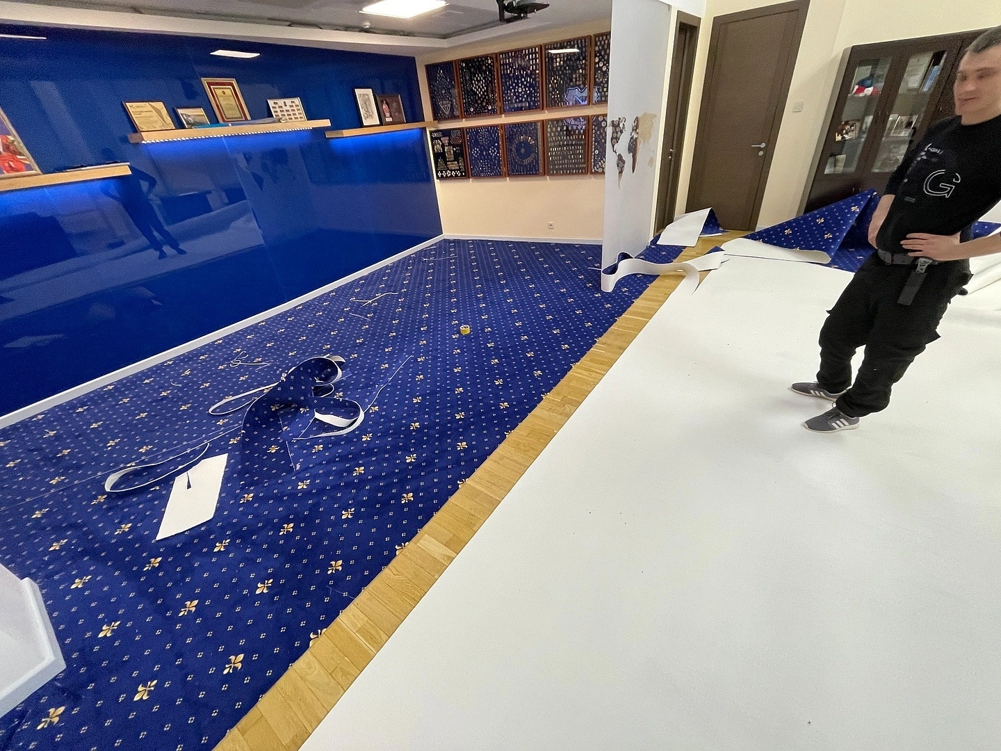 Укладка ковролина в ЦСиО Самбо-70 Москомспорта 2