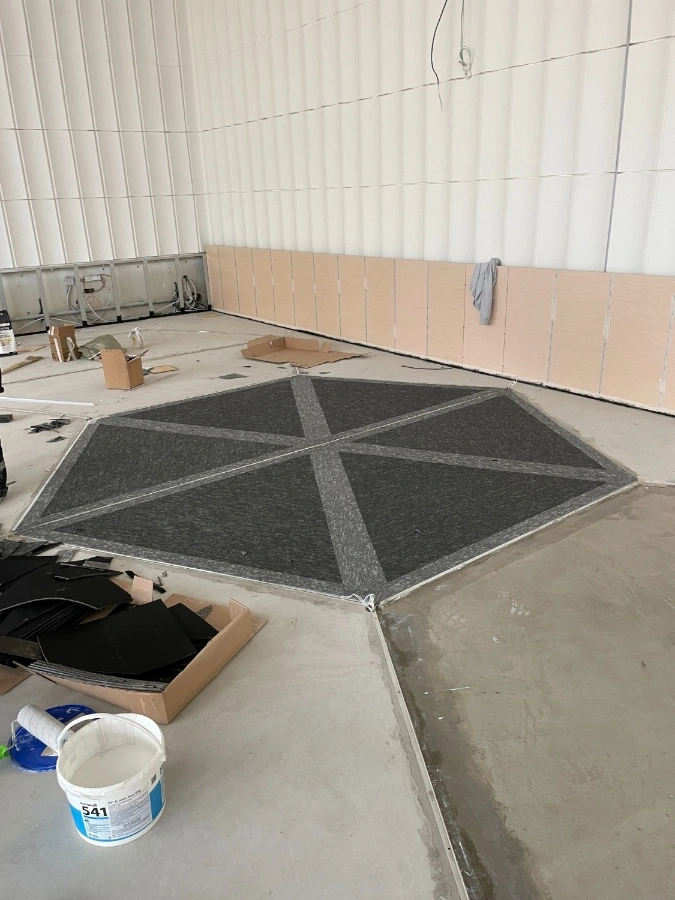 Укладка ковровой плитки в Обнинск РосАтом в виде сот реактора 3