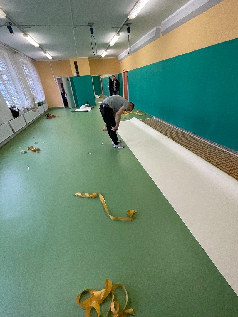 Укладка линолеума в школе №2087 5